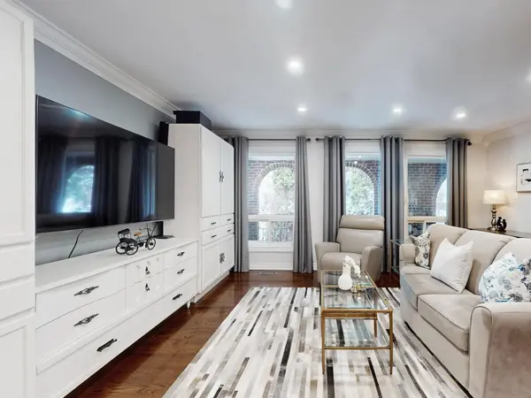 130 Spruce AVE, Richmond Hill, ON L4C 6W1