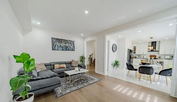 50 Carriage Shop BND, East Gwillimbury, ON L9N 0Y5