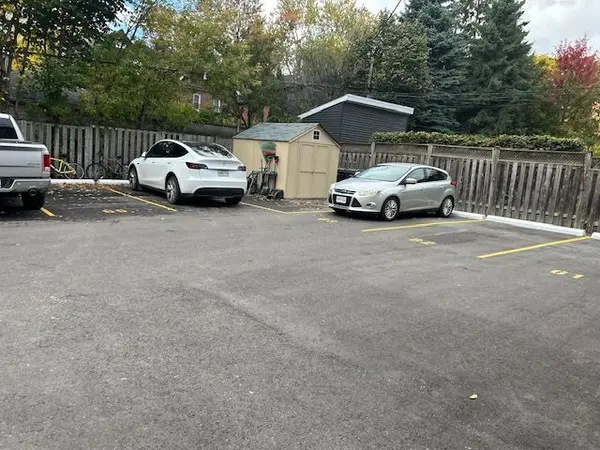 44 Albert AVE, Toronto W06, ON M8V 2L7