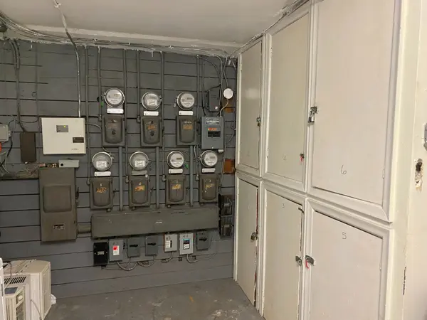 44 Albert AVE, Toronto W06, ON M8V 2L7