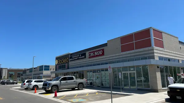 3535 Rebecca ST, Oakville, ON L6L 0E3