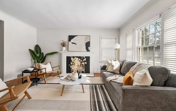 Toronto W07, ON M8Z 4H5,28 Eagle RD