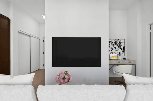 270 Dufferin ST #201, Toronto W01, ON M6K 0H8