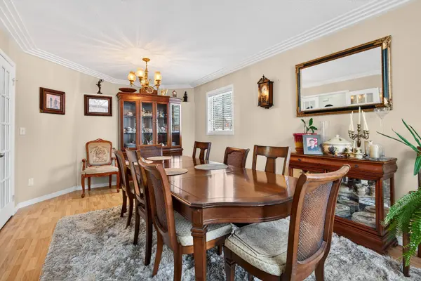 2 Evergreen CT, Brantford, ON N3T 6J5