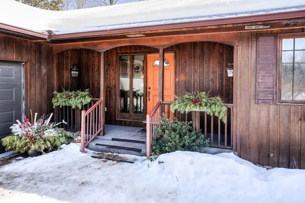 9889 Perth RD, Rideau Lakes, ON K0G 1X0