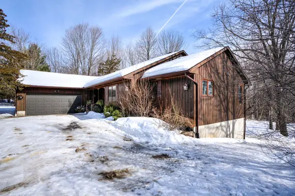 9889 Perth RD, Rideau Lakes, ON K0G 1X0