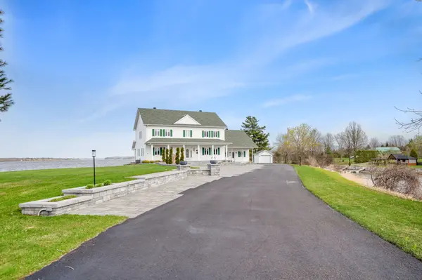 3519 Front RD, East Hawkesbury, ON K6A 2R2