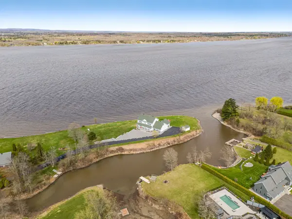 3519 Front RD, East Hawkesbury, ON K6A 2R2