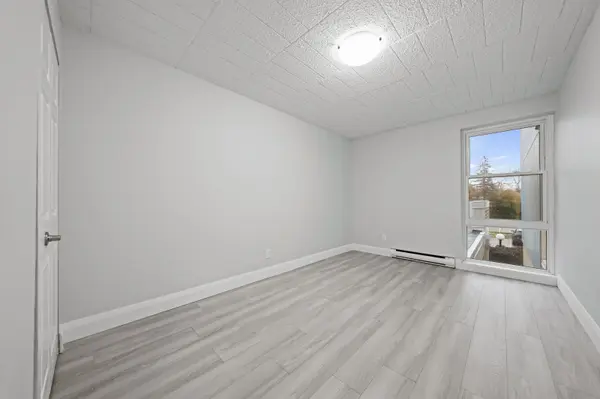 91 Conroy CRES #408, Guelph, ON N1G 2V5