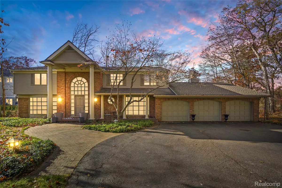 56853 Mount Vernon RD, Shelby Charter Township, MI 48316