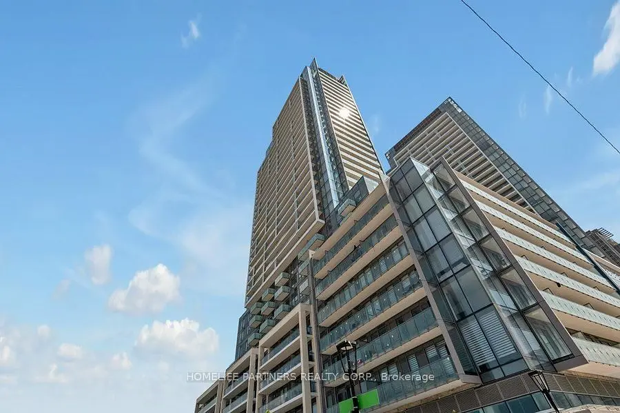 7 Golden Lion HTS S #N3203, Toronto C14, ON M2M 0C1