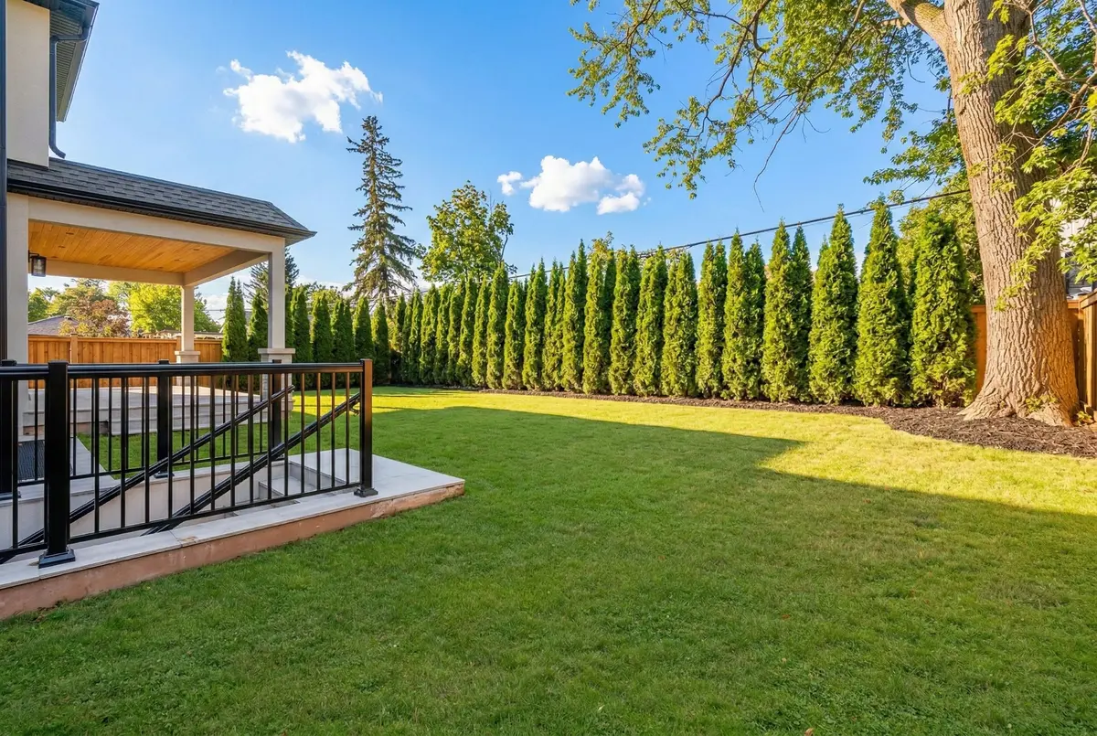 512 Weynway CT, Oakville, ON L6L 4G7