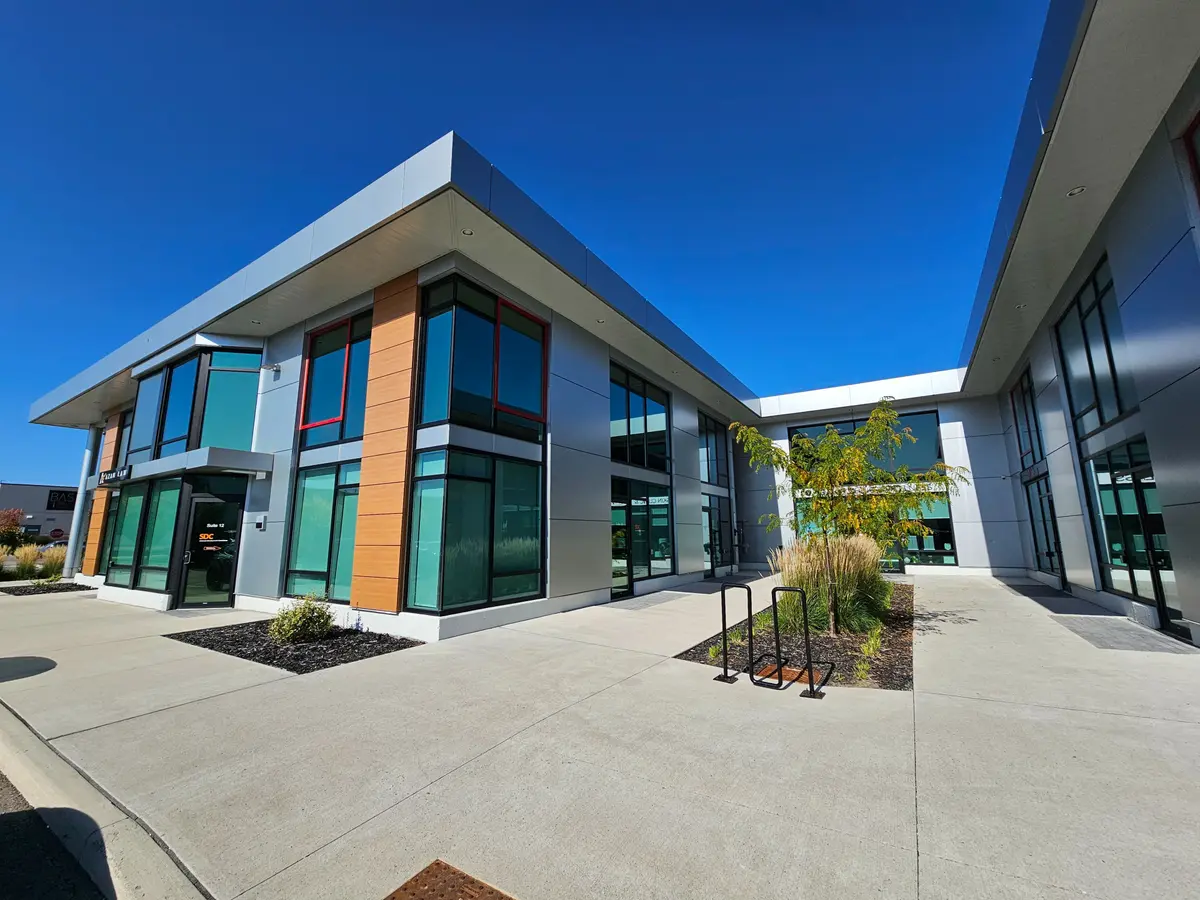 2578 Bristol CIR #11, Oakville, ON L6H 6Z7