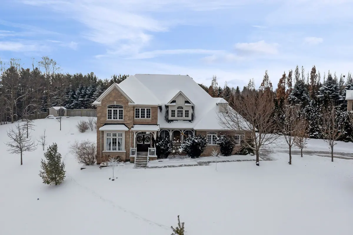 15 Upper Canada DR, Erin, ON N0B 1Z0