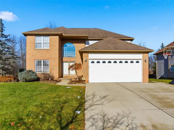 28710 Castlegate DR, Southfield, MI 48034