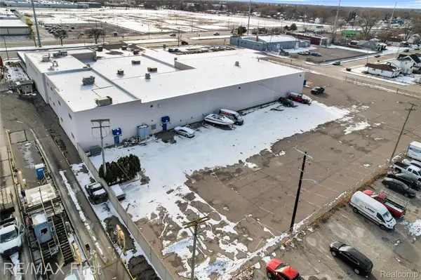 8655 E 8 Mile RD, Warren, MI 48089