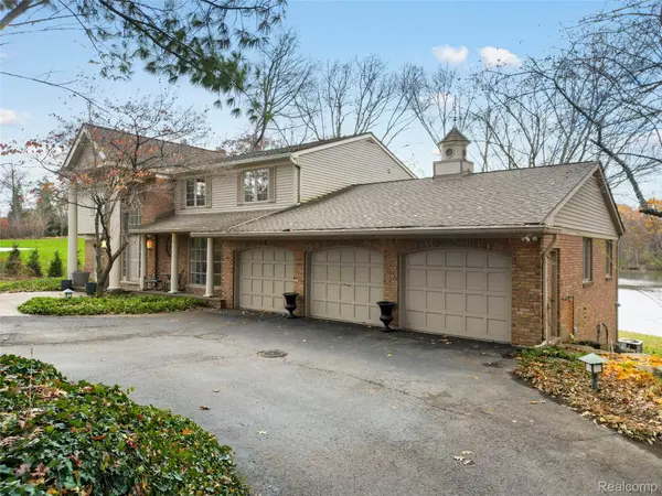 56853 Mount Vernon RD, Shelby Charter Township, MI 48316