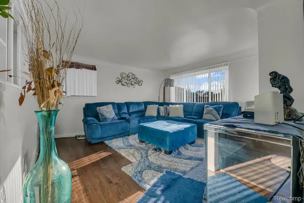 24880 Warrington AVE, Eastpointe, MI 48021