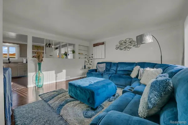 24880 Warrington AVE, Eastpointe, MI 48021