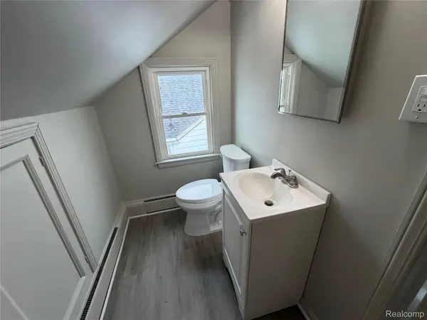 8112 Dale, Center Line, MI 48015