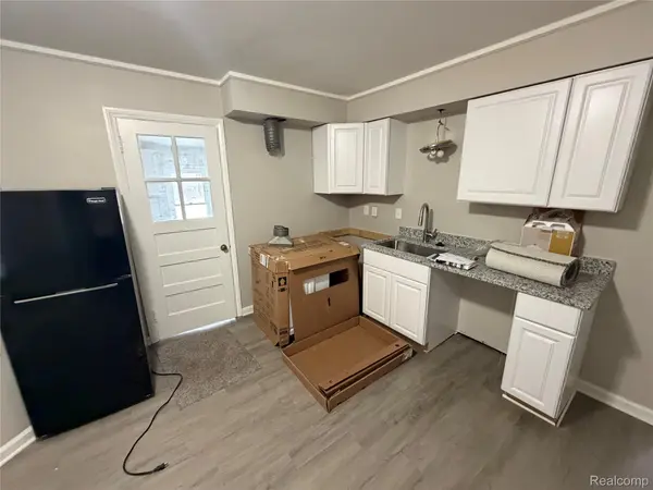 8112 Dale, Center Line, MI 48015