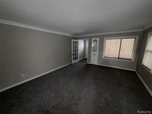 8112 Dale, Center Line, MI 48015