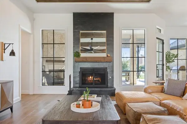 16024 Sorrento Drive, Woodway, TX 76712