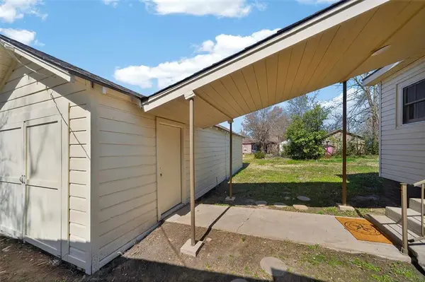 404 Rogers Avenue, Henderson, TX 75654