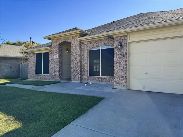 1020 Bonanza Drive, Arlington, TX 76001