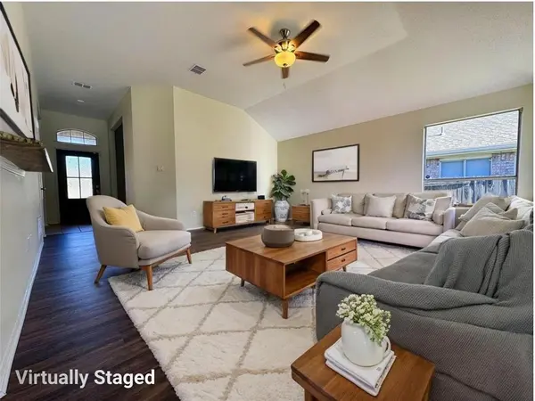 1020 Bonanza Drive, Arlington, TX 76001