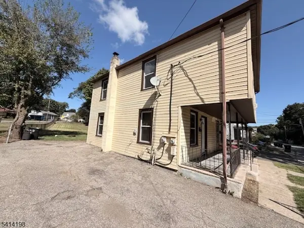 17 Stoll St, Netcong Boro, NJ 07857