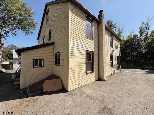 17 Stoll St, Netcong Boro, NJ 07857