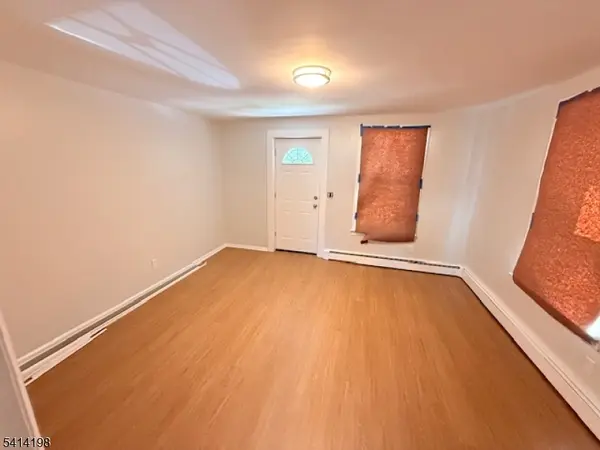 17 Stoll St, Netcong Boro, NJ 07857