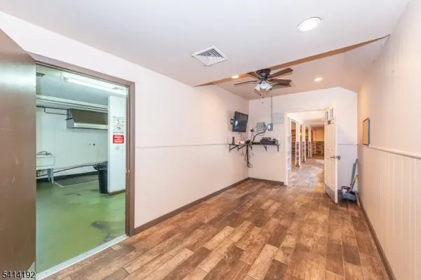 217/219 Hamburg Tpk, Bloomingdale Boro, NJ 07403