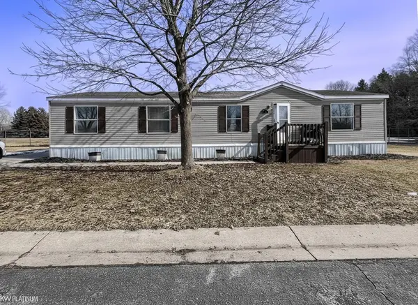 2905 Mulberry DR, Clarkston, MI 48348