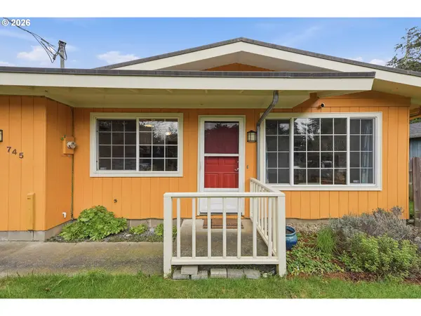 745 SEAGATE AVE, Coos Bay, OR 97420