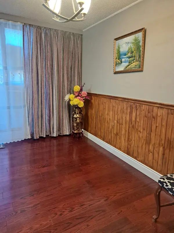 665 Kennedy RD #307, Toronto E04, ON M1K 5E2