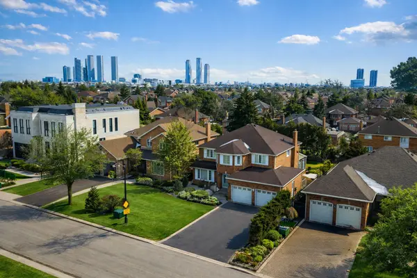 55 Fifth AVE, Vaughan, ON L4L 6Z5