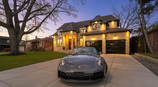 512 Weynway CT, Oakville, ON L6L 4G7