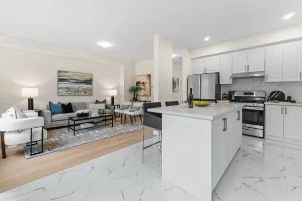 2003 Georgina CT, Burlington, ON L7L 7B6