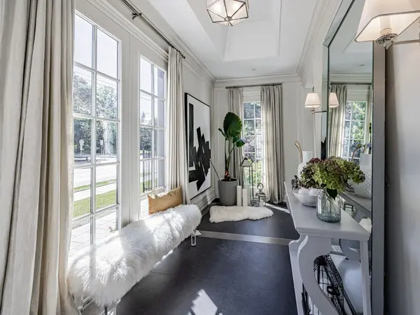 393 Maple Grove DR, Oakville, ON L6J 4V8