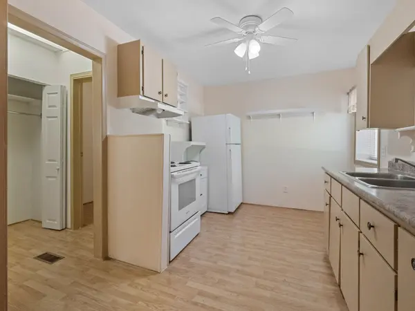 61 Queen ST, Fort Erie, ON L2A 1T7