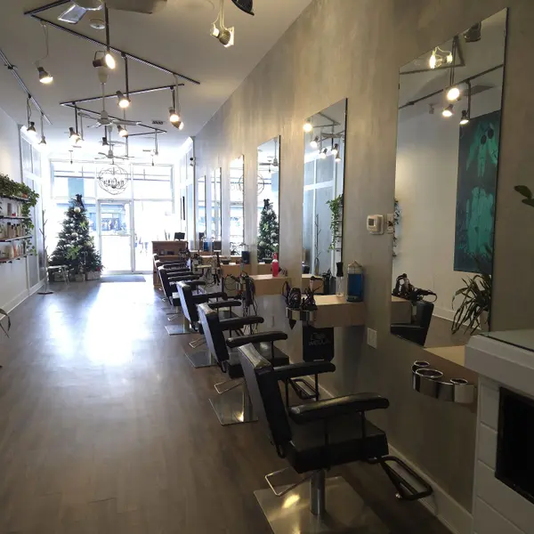 286 Dundas ST, London East, ON N6B 1T6