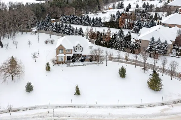 15 Upper Canada DR, Erin, ON N0B 1Z0