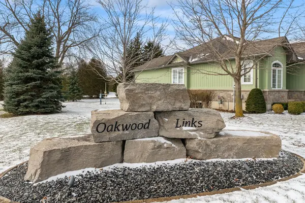 11 Oakwood Links LN, South Huron, ON N0M 1T0