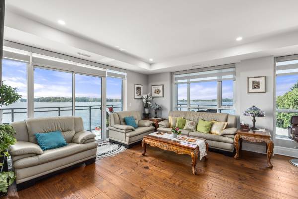 129B South ST #221, Gananoque, ON K7G 0B1