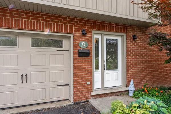 27 Riehl CT, Stratford, ON N5A 5K5