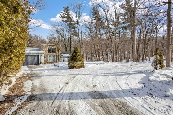 59 Park RD S, Grimsby, ON L3M 4E7