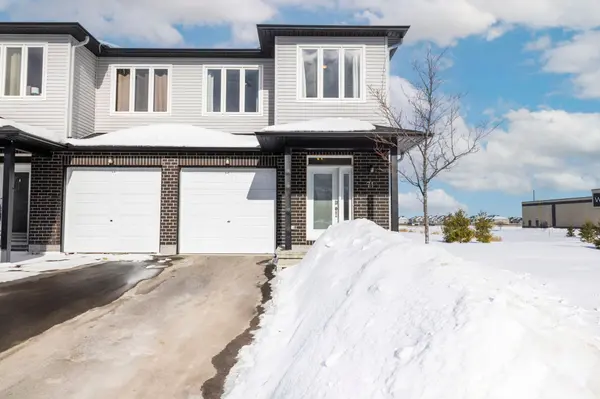 71 McPhail RD, Carleton Place, ON K7C 0P6