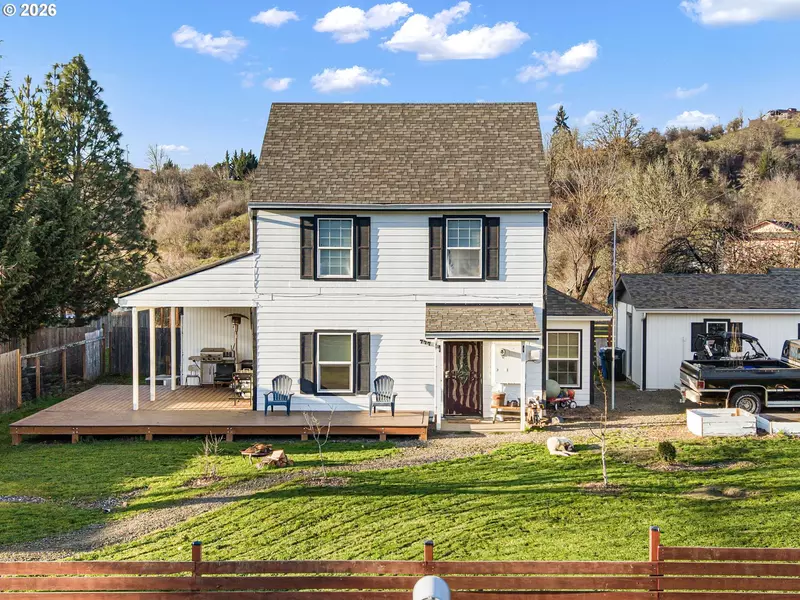 777 OAK ST, Oakland, OR 97462